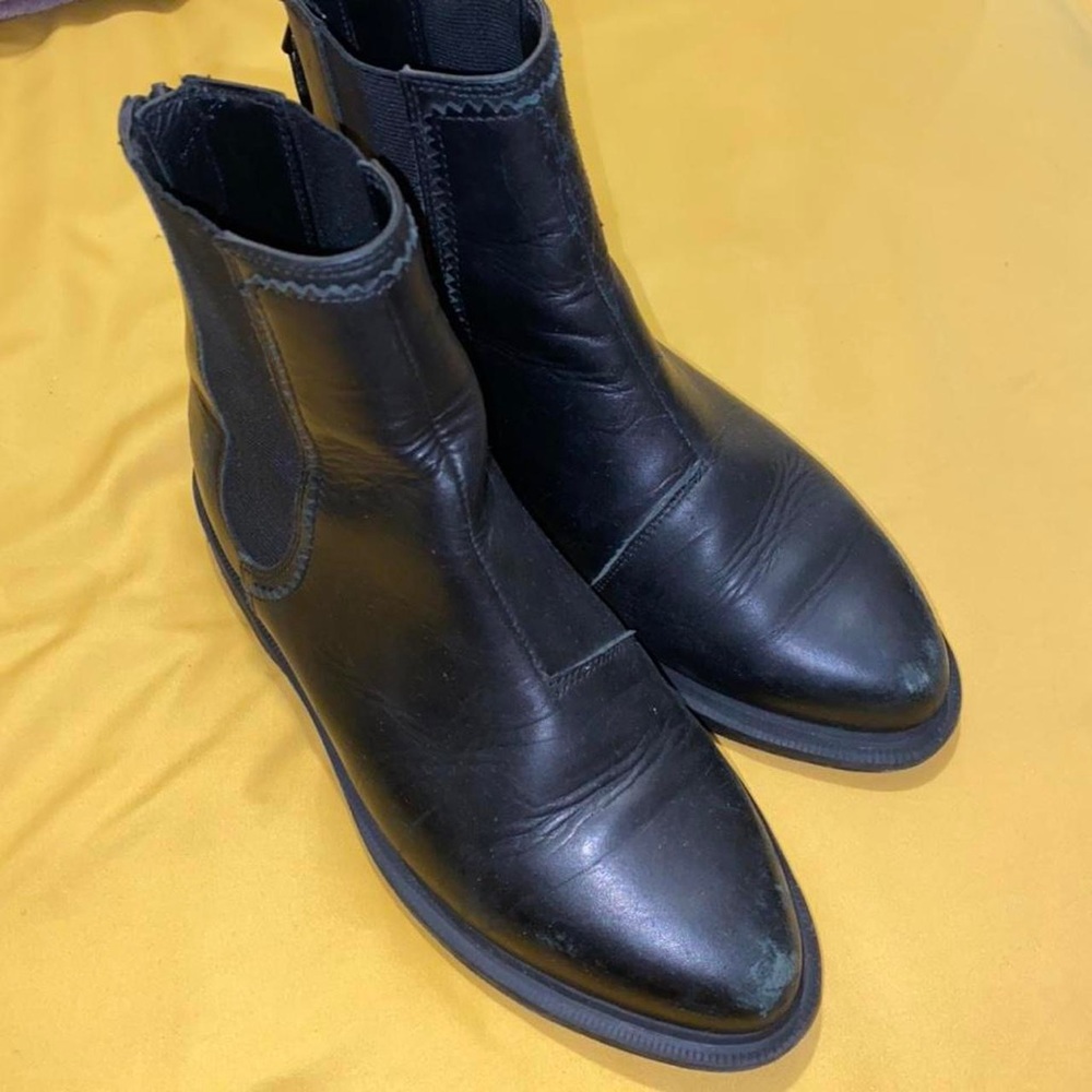 DOC MARTENS - CHELSEA BOOT - SIZE 6